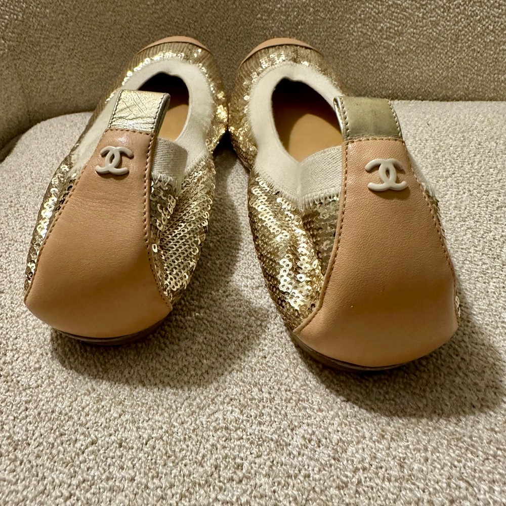 CHANEL Gold Sequin Flats- Authenticated - Picture 8 of 12